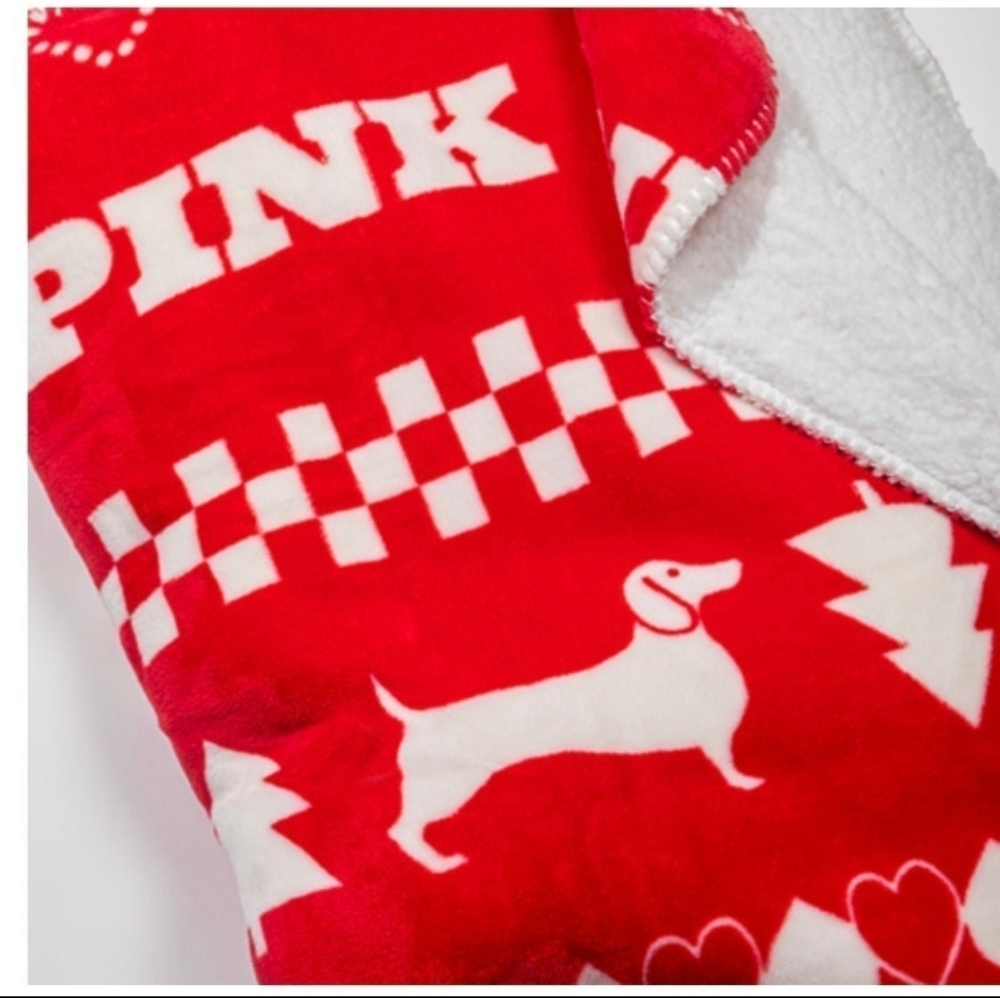 NWT Victoria's Secret PINK Sherpa Blanket Holiday Design 50x60